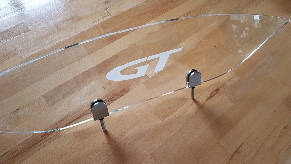Plexiglaswindschott mit gefülltem GT Logo als Ersatz für OEM Windschott (Tennisschläger)